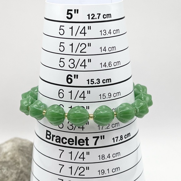 GREEN HETIAN JADE BRACELET - Picture 3 of 8